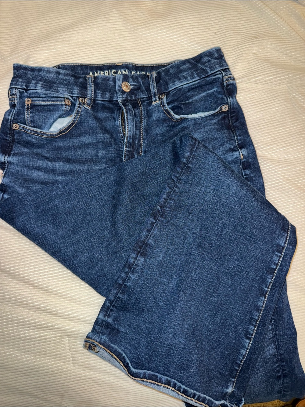 American Eagle Outfitters Dark Wash Flare Jeans size 8 short, worn maybe once. - Picture 3 of 5